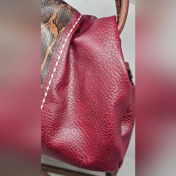 Time & Tru Women’s Fiona Burgundy Faux Leather Snake Skin Print Crossbody  NWOT - Picture 3 of 15